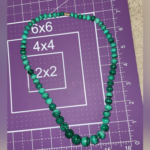Malachite vintage necklace with graduated beads - Picture 4 of 4